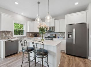 1908 Balsam Dr, Carver, MN 55315