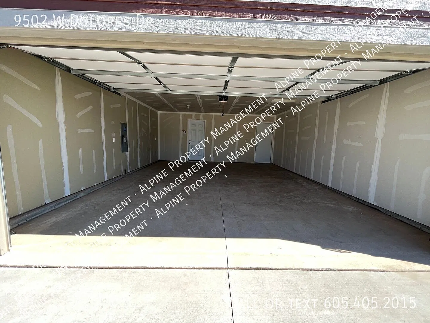 Newly Built 3 Bed/2.5 Bath Twinhome! — Photo 3