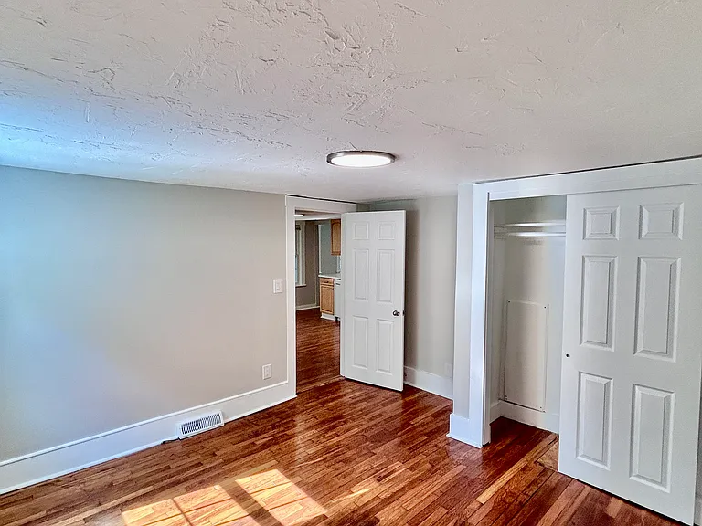 10 Franklin St #1 — Photo 14