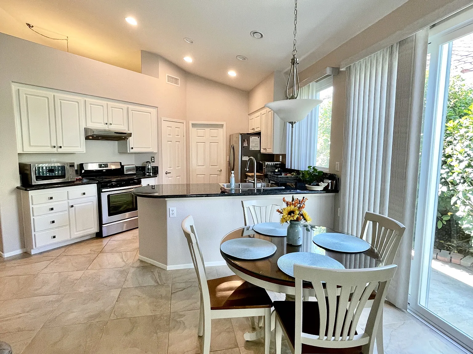 2 bed, 1482 sqft, $4,600 — Photo 1