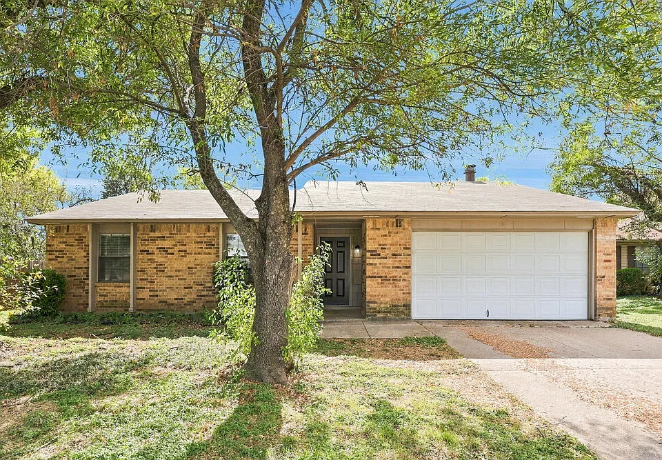 3805 Bee Tree Ln