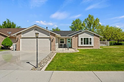 2106 Carey Pl Photo 1