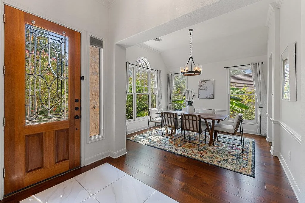 3 bed, 2.5 bath, 2392 sqft, $8,750 — Photo 4