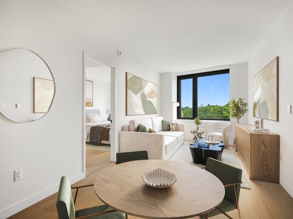 11 Ocean Pkwy #211