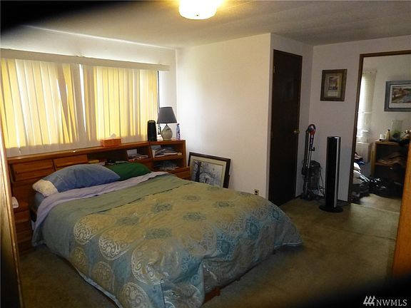 4th image of 16600 25th Ave NE Unit 29