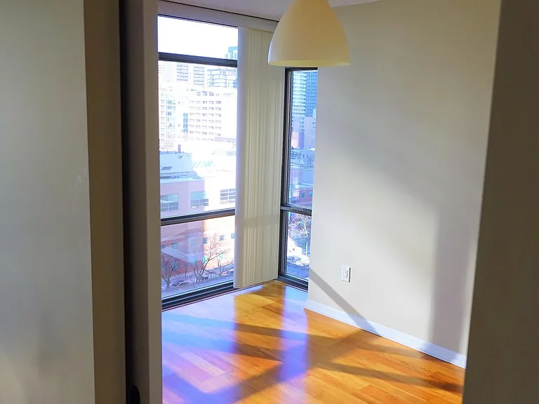 38 Grenville St #1009 — Photo 3