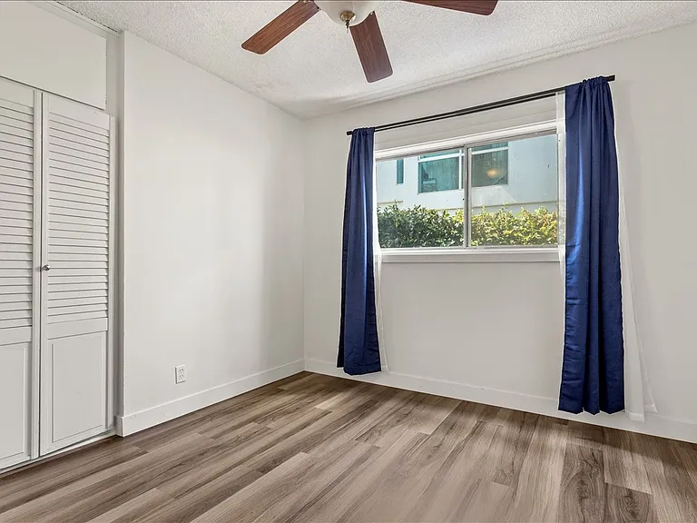 908 N San Vicente Blvd #4 — Photo 12