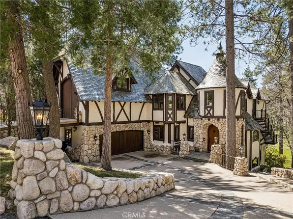747 Brentwood Dr, Lake Arrowhead, CA 92352