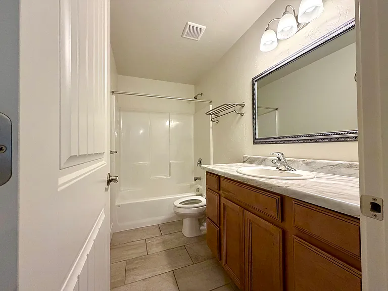 579 Redwing Ln — Photo 25