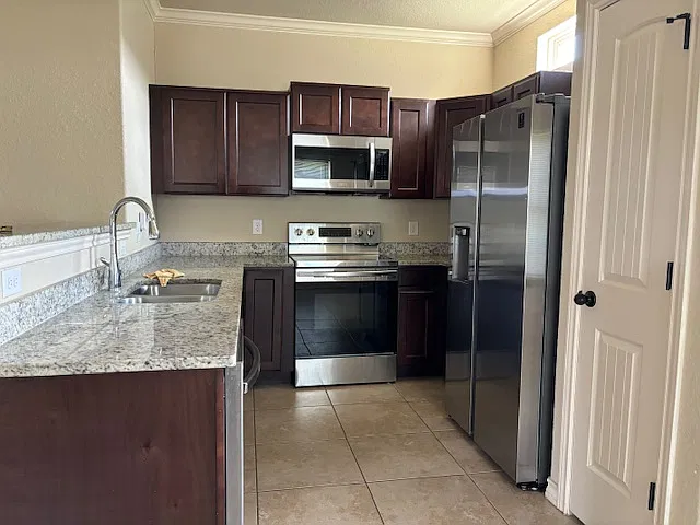 3 bed, 2.5 bath, 1324 sqft, $1,500 — Photo 4