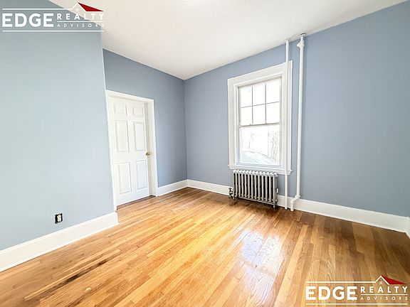 5th image of 22-24 Everett Sq #1