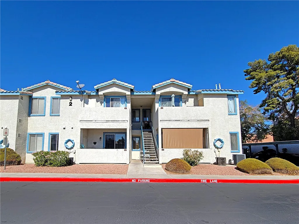 1 bed, 1.0 bath, 616 sqft, $950 — Photo 2