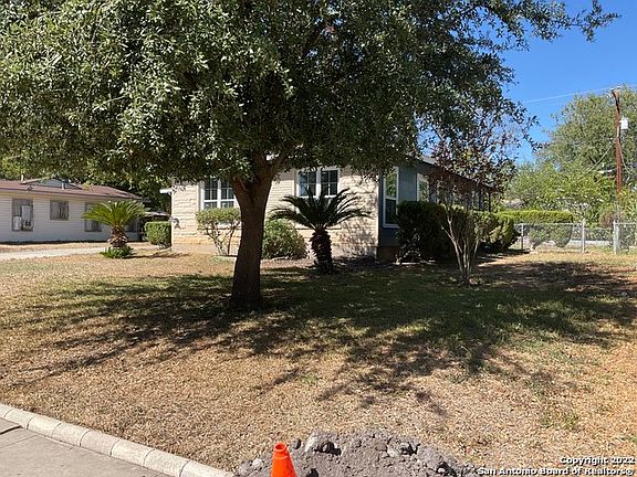 4th image of 439 Storeywood Dr