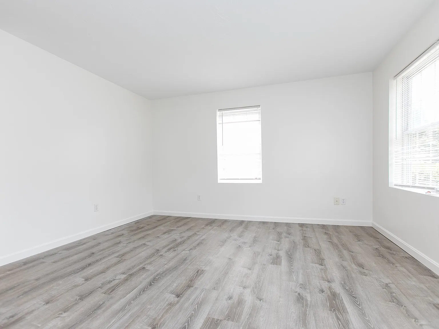 2 bed, 1.5 bath, 1450 sqft, $2,550 — Photo 2