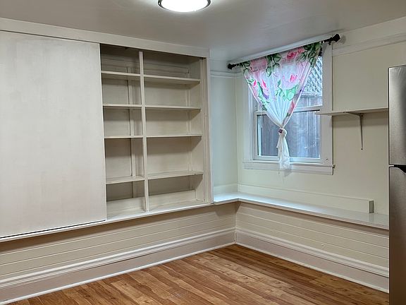 4th image of 2532 25th Ave