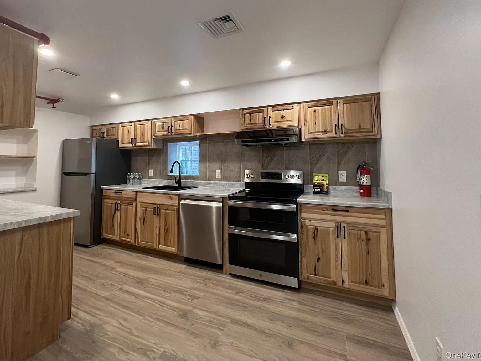 2 bed, 1104 sqft, $3,000 — Photo 2