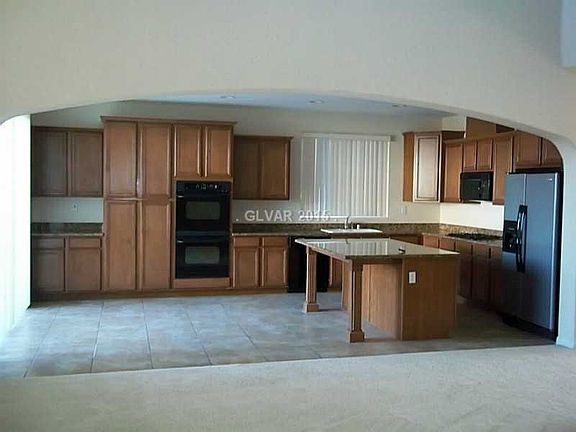 3rd image of 610 Bighorn Creek St