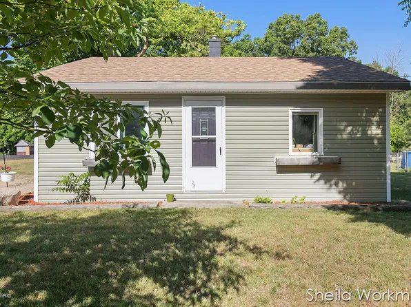 2654 S Patterson Rd, Wayland, MI 49348
