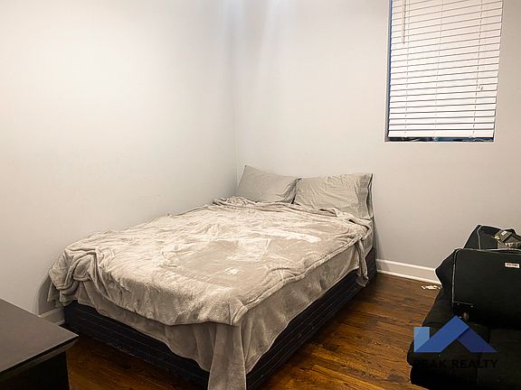 5th image of 1218 N Wood St APT 3