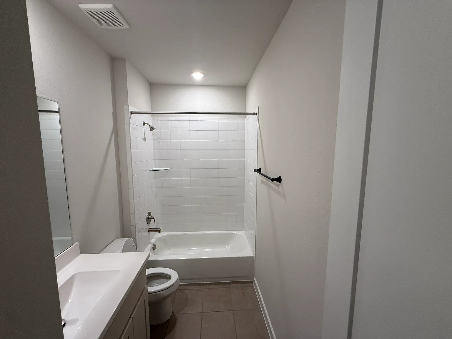 4 bed, 2602 sqft, $850 — Photo 2