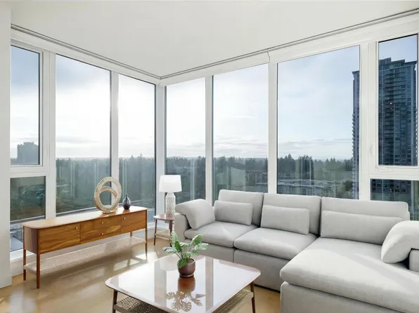 13438 Central Ave #1702, Surrey, BC V3T 0N2