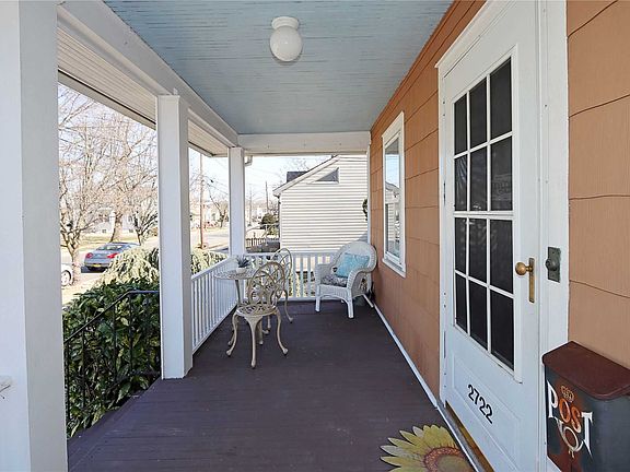 2nd image of 2722 Clarendon Ave