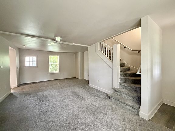 5th image of 216 Carpenter St #2