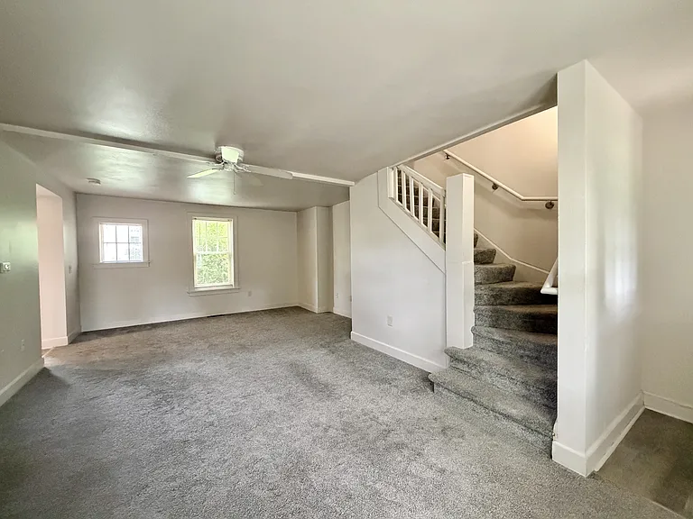 216 Carpenter St #2 — Photo 5