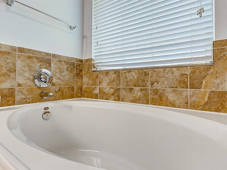 6451 Calgary Woods Ln — Photo 44