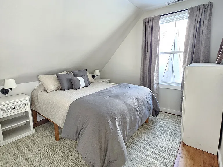 466 Main St #1 — Photo 17