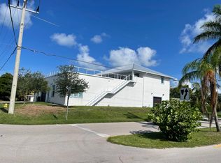 3 Pelican St W, Naples, FL 34113