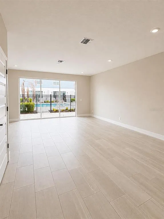3 bed, 2.5 bath, 1704 sqft, $2,700 — Photo 4