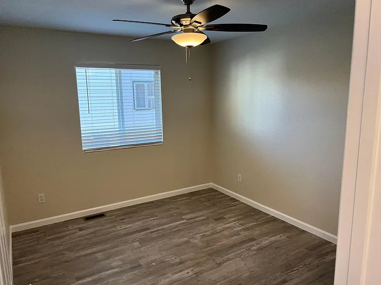 1656 Lansing St — Photo 15