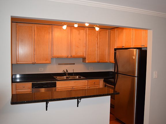 2nd image of 431 E Osage Ln APT 3A