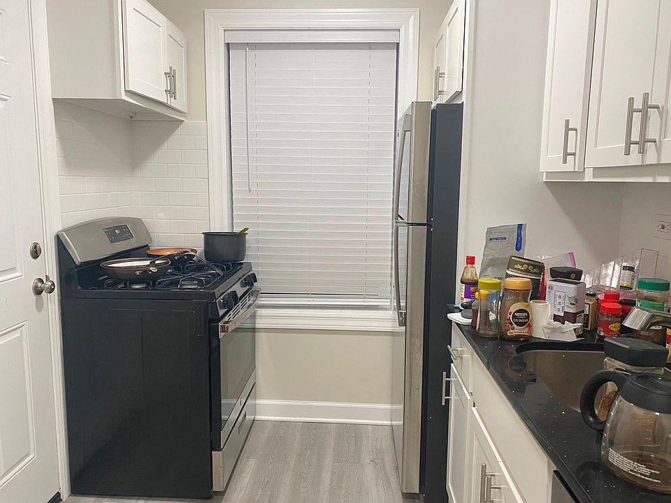 1st image of 839 W Cornelia Ave #837-1N