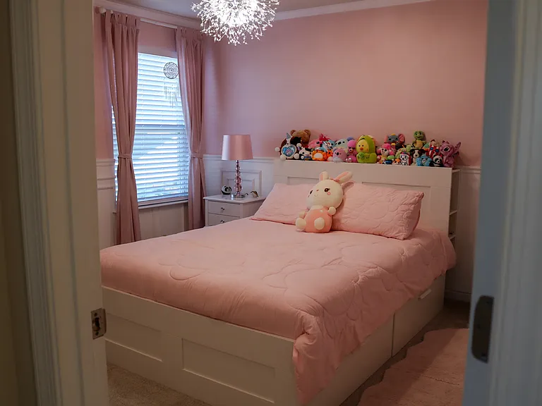 2nd bedroom