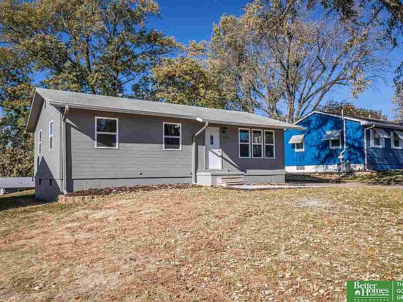 3rd image of 3622 S 120th St