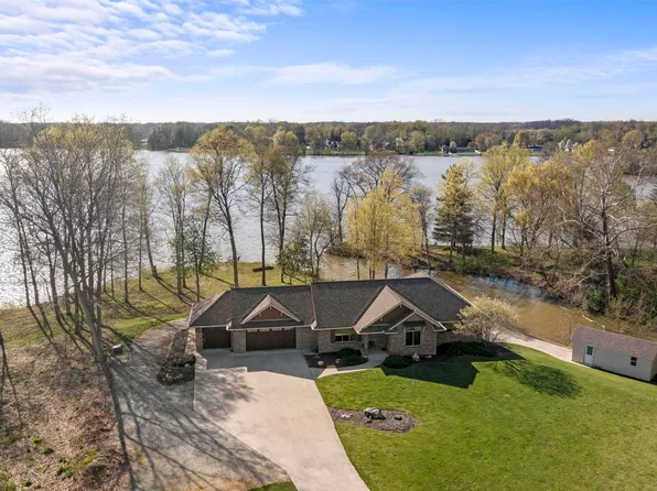 12933 Schwartz Rd, Grabill, IN 46741