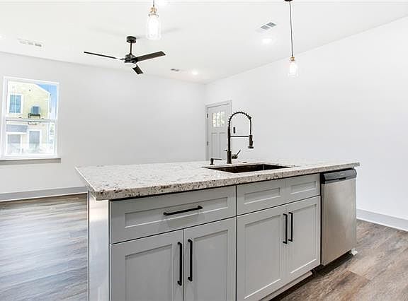 5th image of 5921 Urquhart St