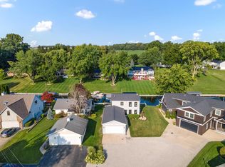 8092 E Quiet Harbor Dr, Syracuse, IN