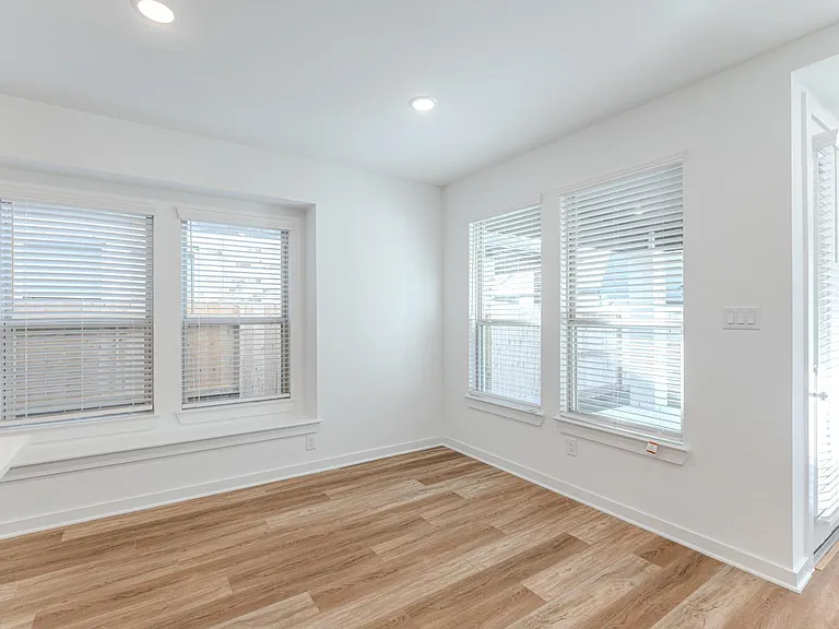7342 Lake Arrowhead Ln — Photo 12