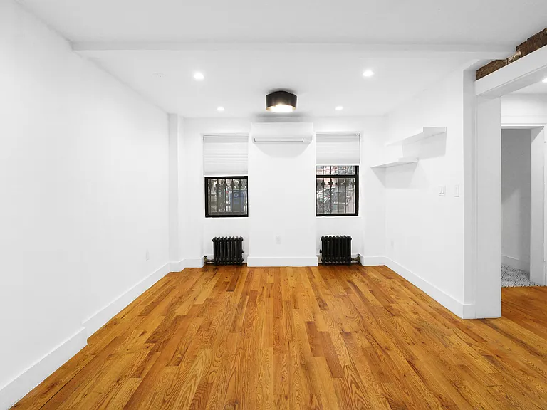 70 Halsey St #1 — Photo 8