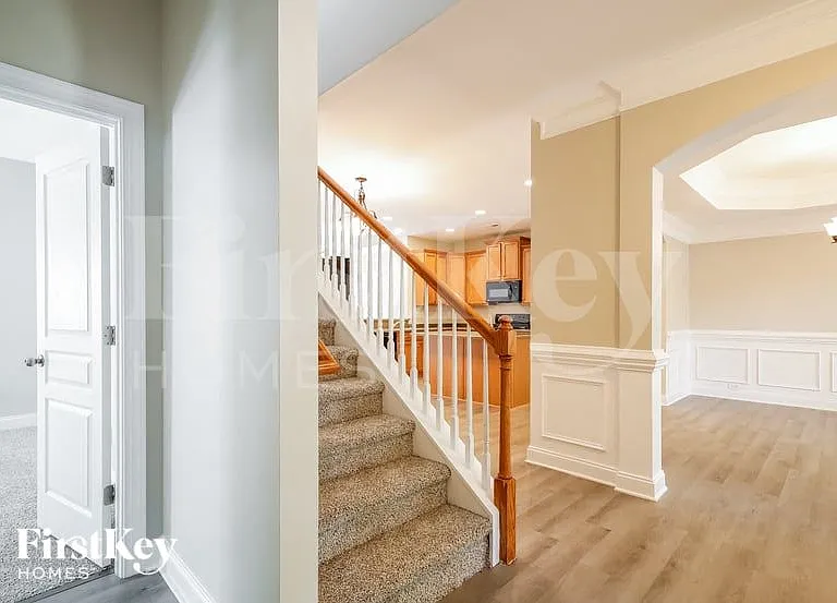 1005 Phar Lap Dr — Photo 5