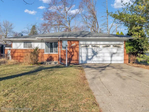 21431 Buttercrest St, Southfield, MI 48075