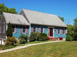 15 Hummingbird Trl, Dartmouth, MA 02747