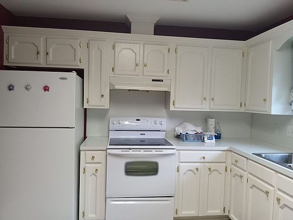 4th image of 1332 Tiffney Ln