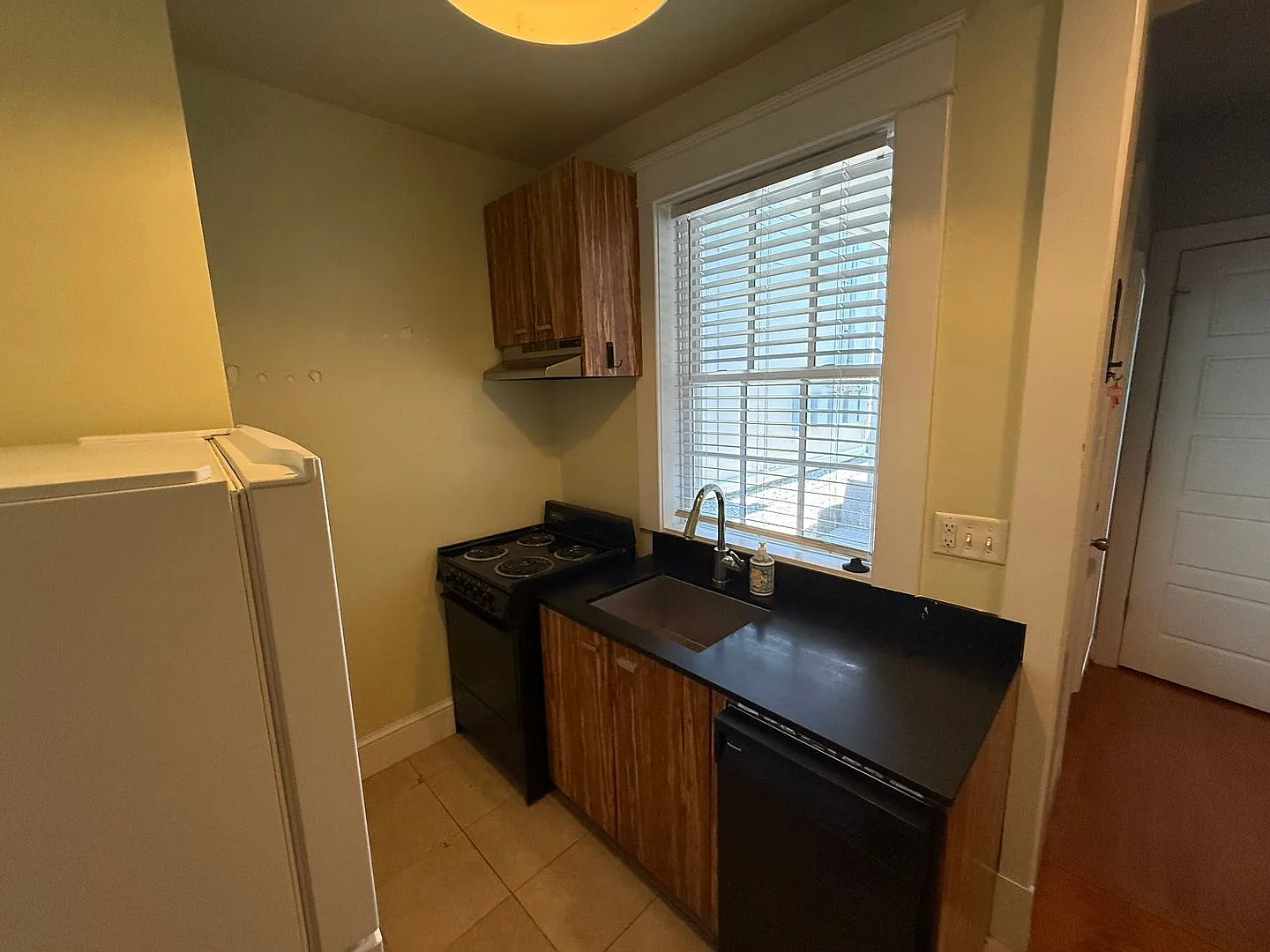 2306 Parkwood Ave Unit A — Photo 4