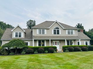 138 Windermere Ridge Dr, Southington, CT 06489