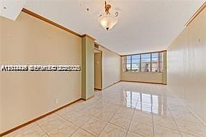 3rd image of 2025 NE 164th St APT 904
