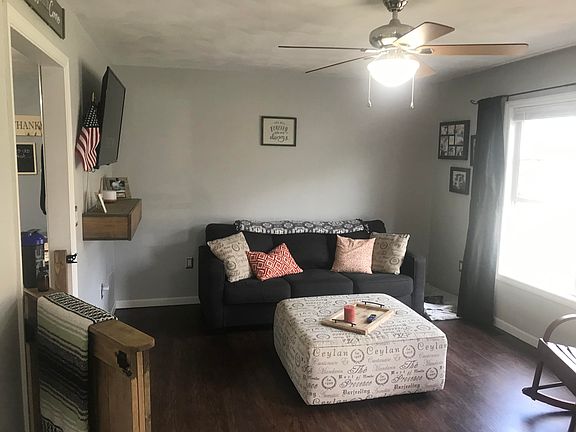 3rd image of 4796 Long Acre Dr NE